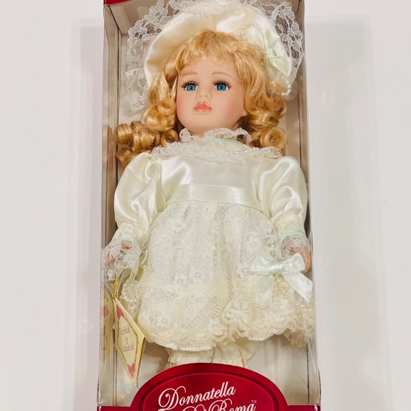 Vintage Donnatella De Roma Genuine Fine Bisque Porcelain Doll - Picture 2 of 5